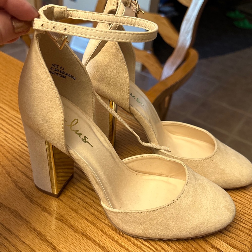 Lulus cream velvet gold accent on heel 8.